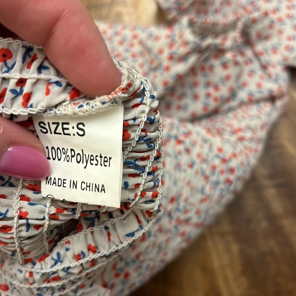 Floral Blouse Size Small - Picture 3 of 3